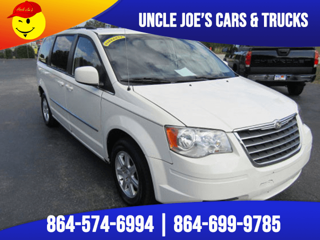 chrysler-town-and-country-2010