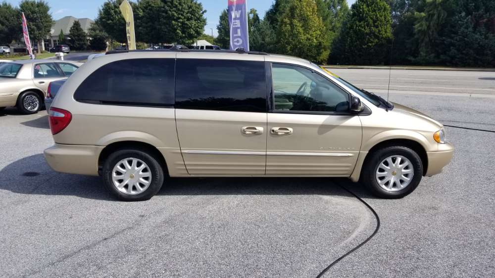 Chrysler Grand Voyager, Town & Country, Voyager 2001