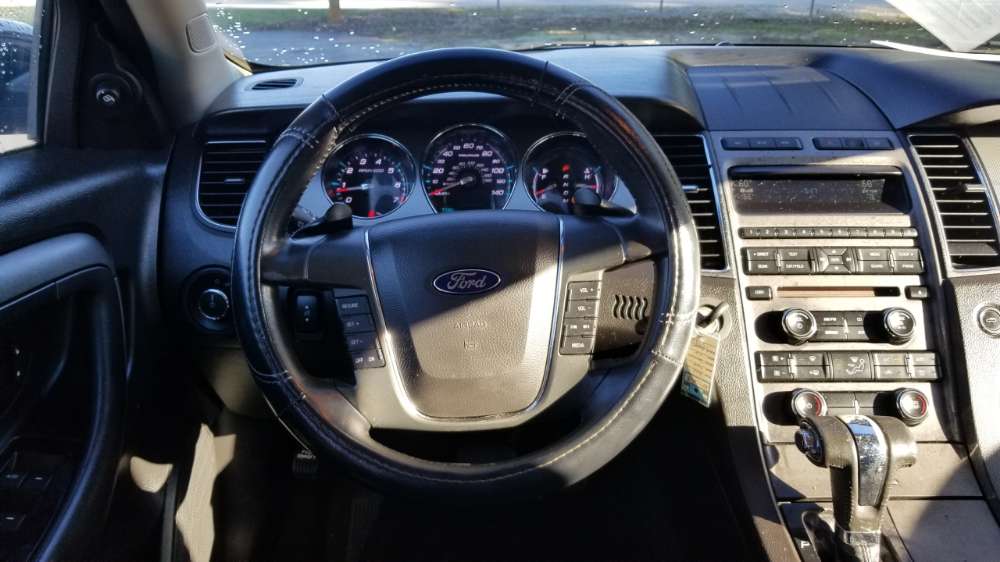 Ford Taurus 2011 Maroon