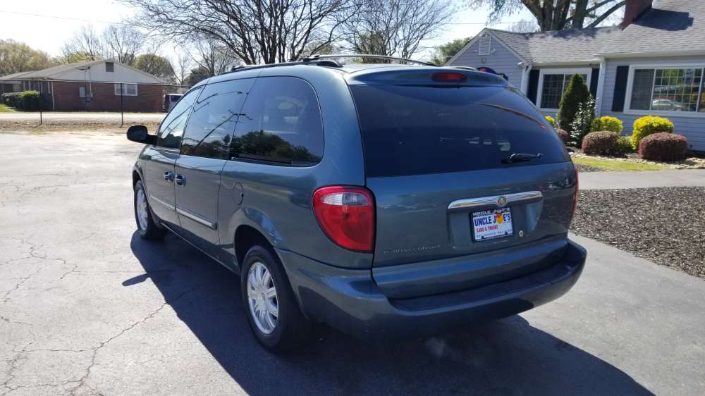 Chrysler Town & Country 2007 Blue