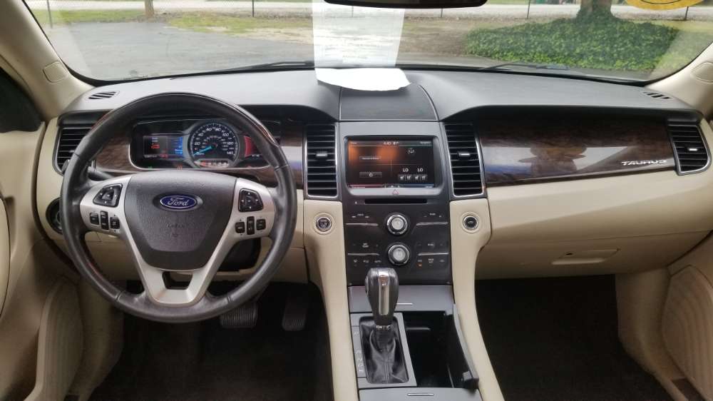 Ford Taurus 2015 Brown
