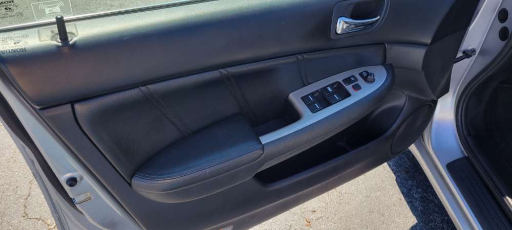 Honda Accord 2005 Silver