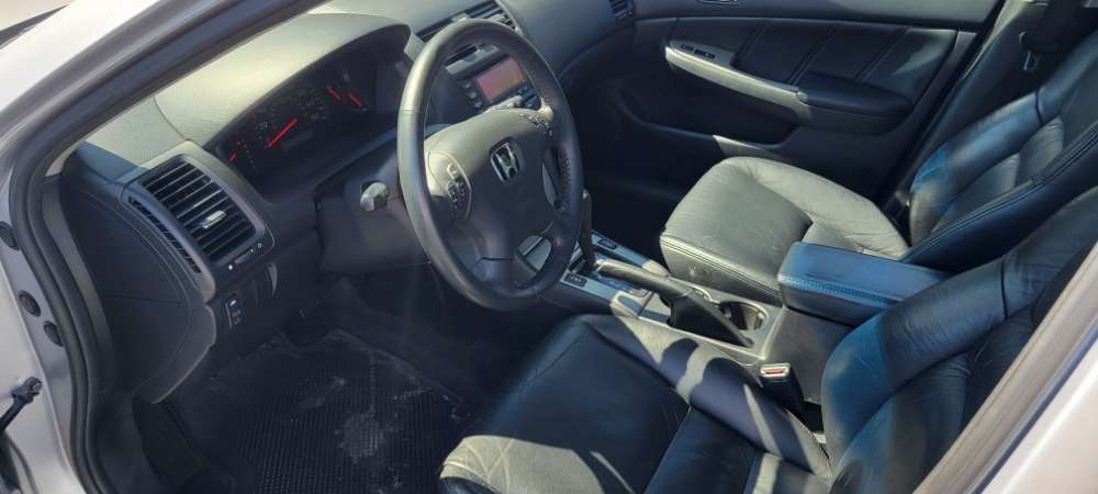 Honda Accord 2005 Silver