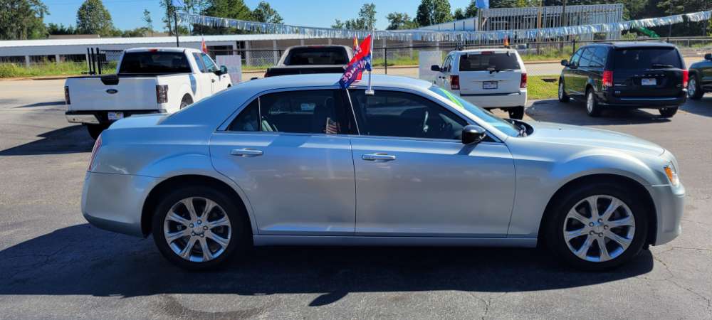 Chrysler 300C 2013 Blue