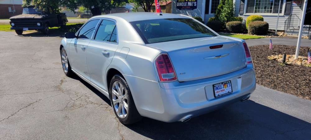 Chrysler 300C 2013 Blue