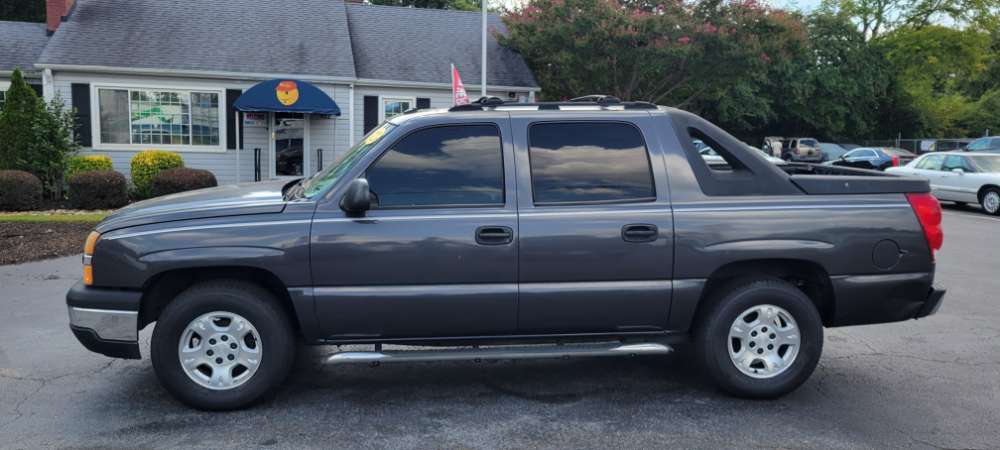 Chevrolet Avalanche 2004 Gray