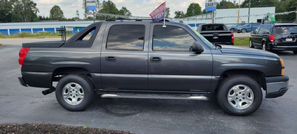 Chevrolet Avalanche 2004 Gray
