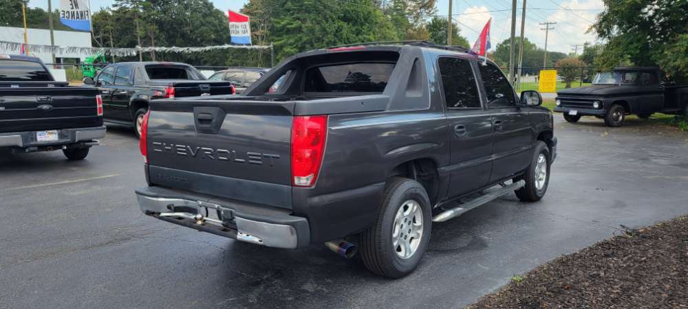 Chevrolet Avalanche 2004 Gray