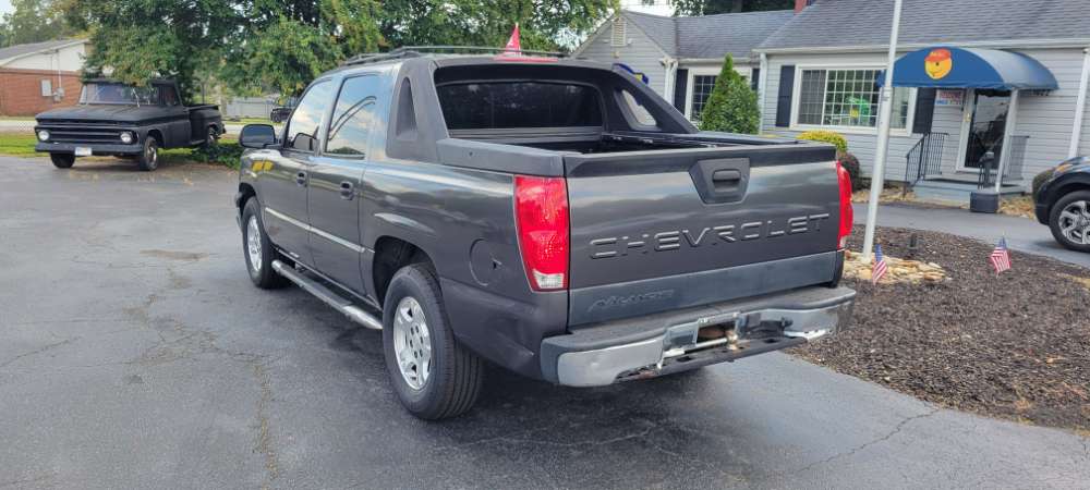 Chevrolet Avalanche 2004 Gray