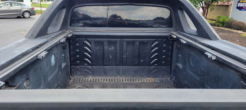 Chevrolet Avalanche 2004 Gray