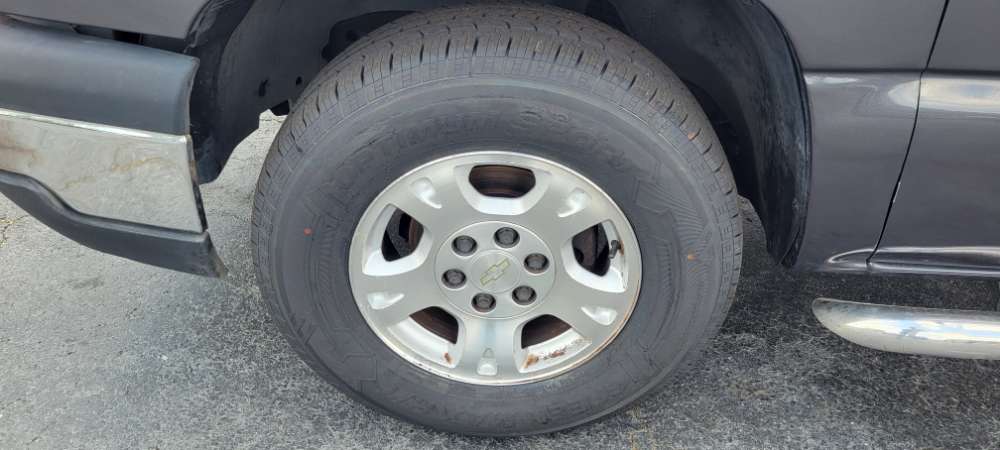 Chevrolet Avalanche 2004 Gray