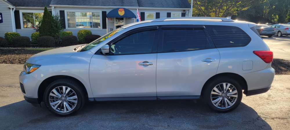 Nissan Pathfinder 2019 Silver