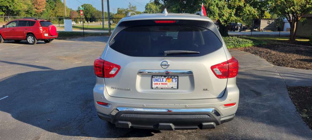 Nissan Pathfinder 2019 Silver
