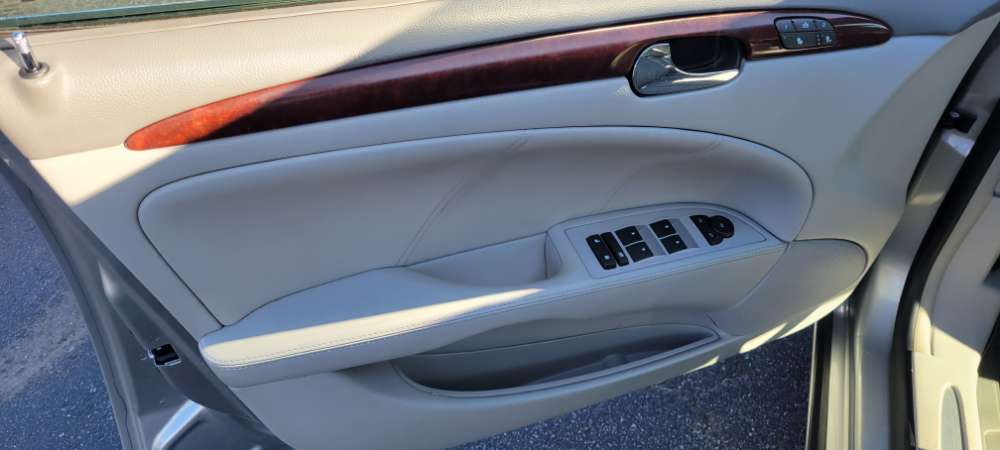 Buick Lucerne 2007 Silver