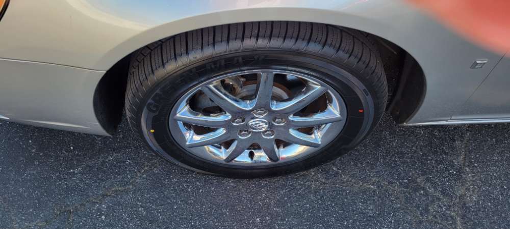 Buick Lucerne 2007 Silver