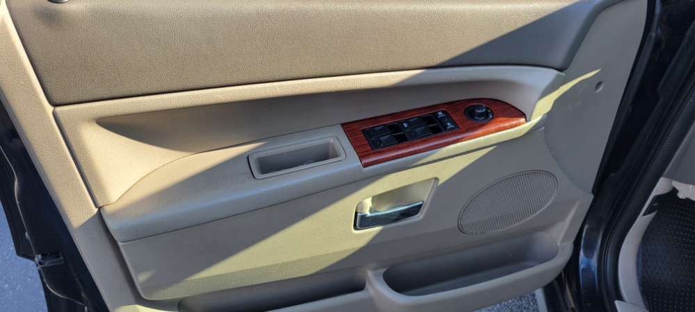 Mercedes-Benz Grand Cherokee 2005 Black