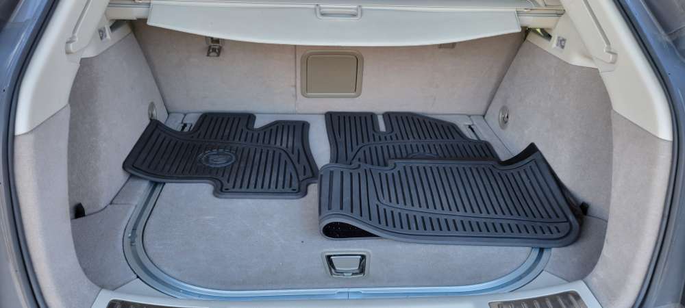 Cadillac SRX 2012 Silver