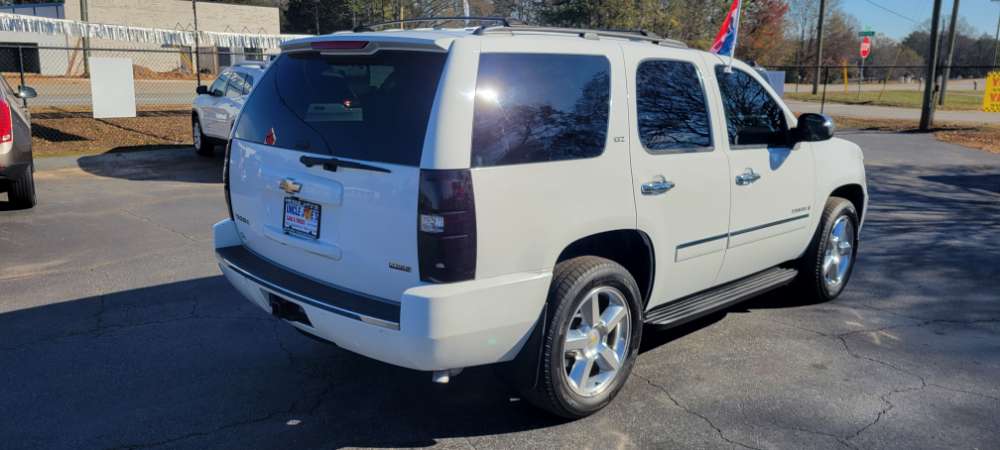 Chevrolet Tahoe 2009 White
