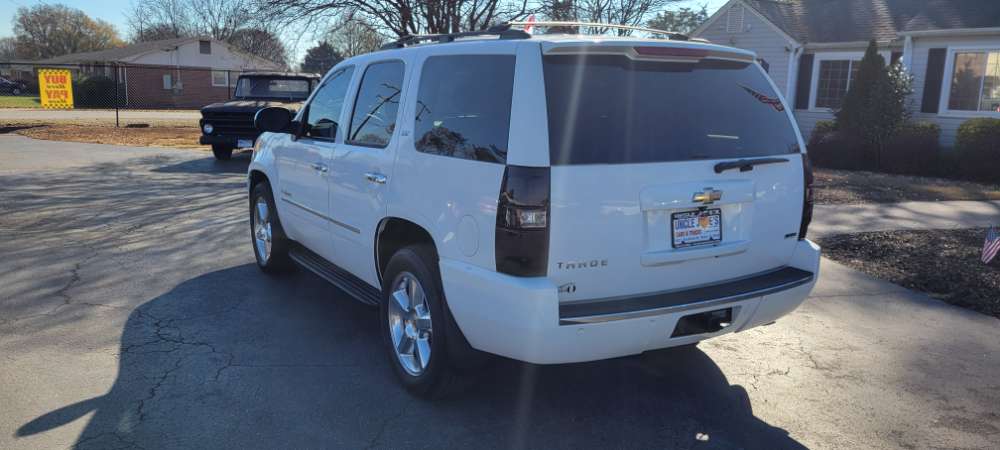 Chevrolet Tahoe 2009 White