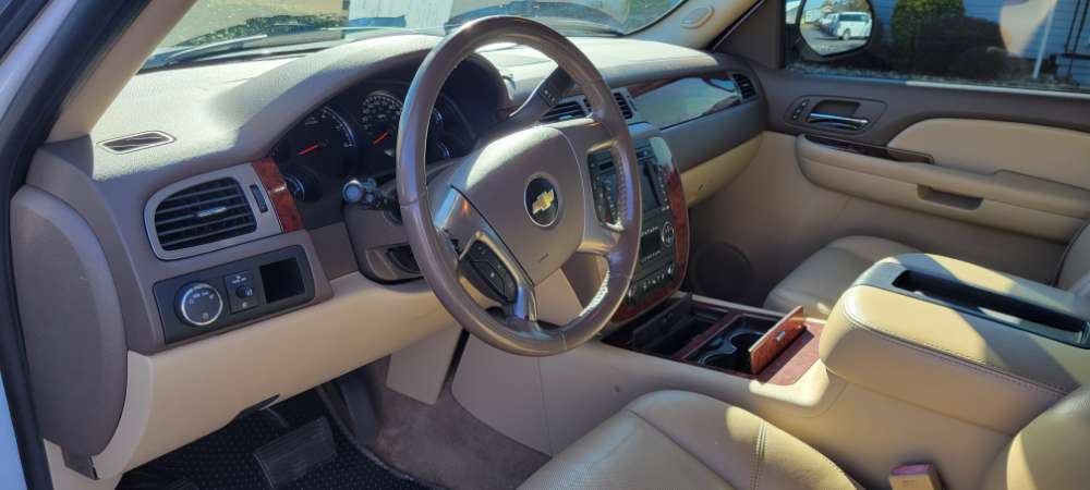 Chevrolet Tahoe 2009 White