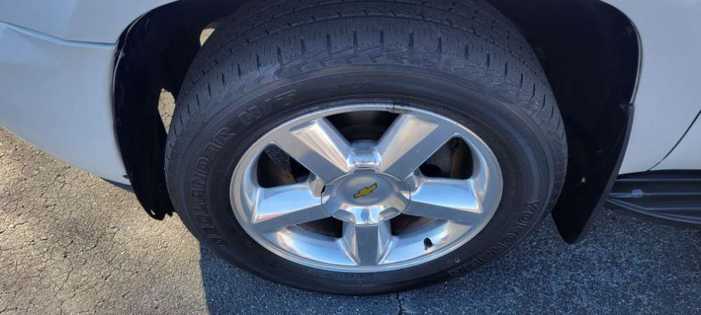 Chevrolet Tahoe 2009 White