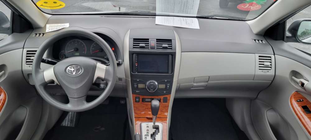 Toyota Corolla 2010 Silver