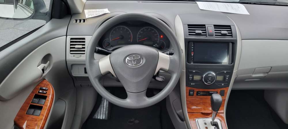 Toyota Corolla 2010 Silver
