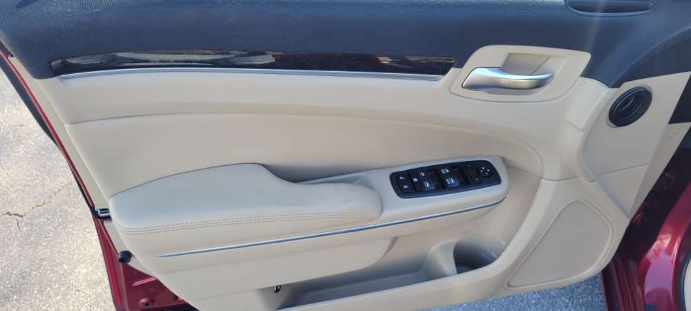 Chrysler 300, 300C 2012 Red