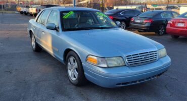 Ford Crown Victoria 2011 Blue
