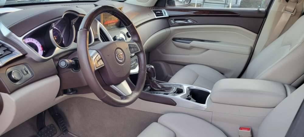 Cadillac SRX 2012 Tan