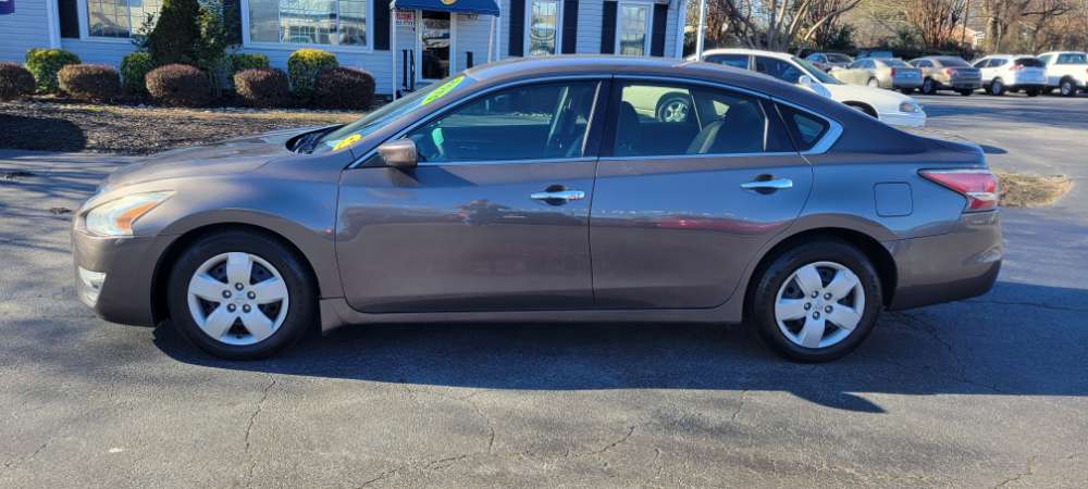 Nissan Altima 2015 Brown