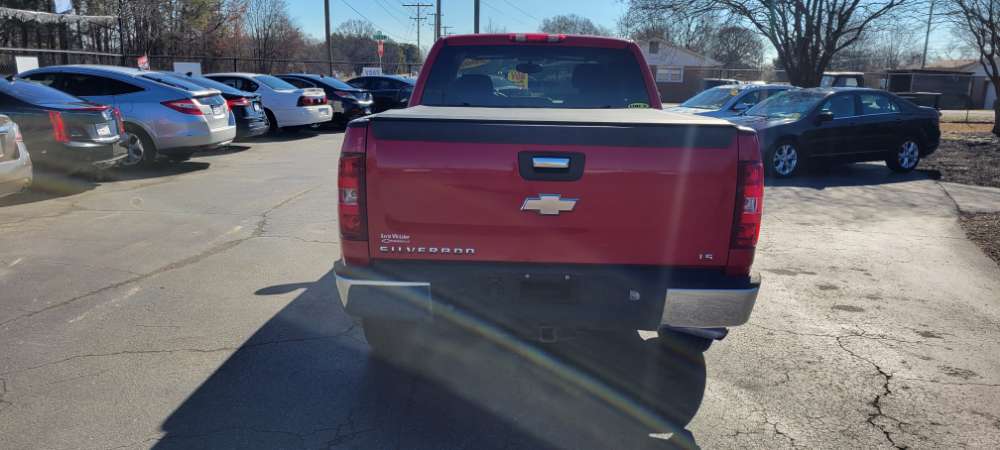 Chevrolet Silverado 2008 Red