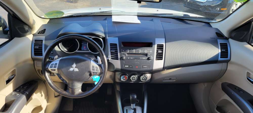 Mitsubishi Outlander 2012 White